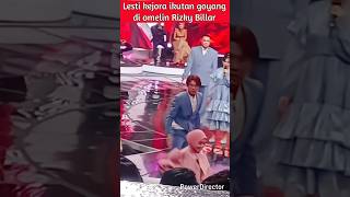 Download lagu Lesti Kejora joins in dancing on Rizky Billar's omelin #lestikejora #rizkybillar #leslar #lestibi... mp3