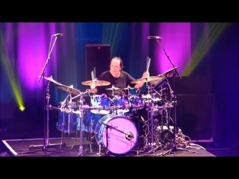Vinnie Colaiuta Drum Solo (w/ Jeff Beck , Rhonda Smith)