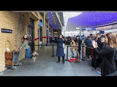 King’s Cross Station (Platform 9¾) Video