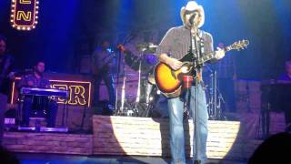Toby Keith - Locked &amp; Loaded Tour - Made in America HD - Köln Opener