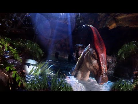 Jurassic World The Ride at Night! (With Working Indominus Rex and T-Rex Battle!!) Universal Studios