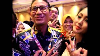 Download lagu Aksi Mela Berbie Saat di atas Panggung mp3