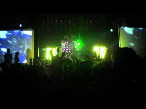 Winterfresh 2010, Dash Berlin playing BT - The Emergency (Marcus Schossow Mix)