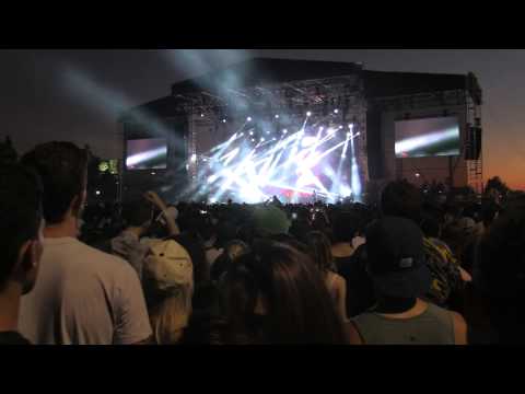 FLUME w/ LORDE & COLLARBONES - TURNING TENNIS COURTS - LIVE @ FUCK YEAH FEST 2015 - 8.23.2015