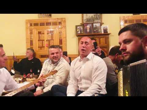 Ramush Haradinaj kendon se bashku me Shaban Demaj Shkodran Shala dhe Edi Ahmetaj