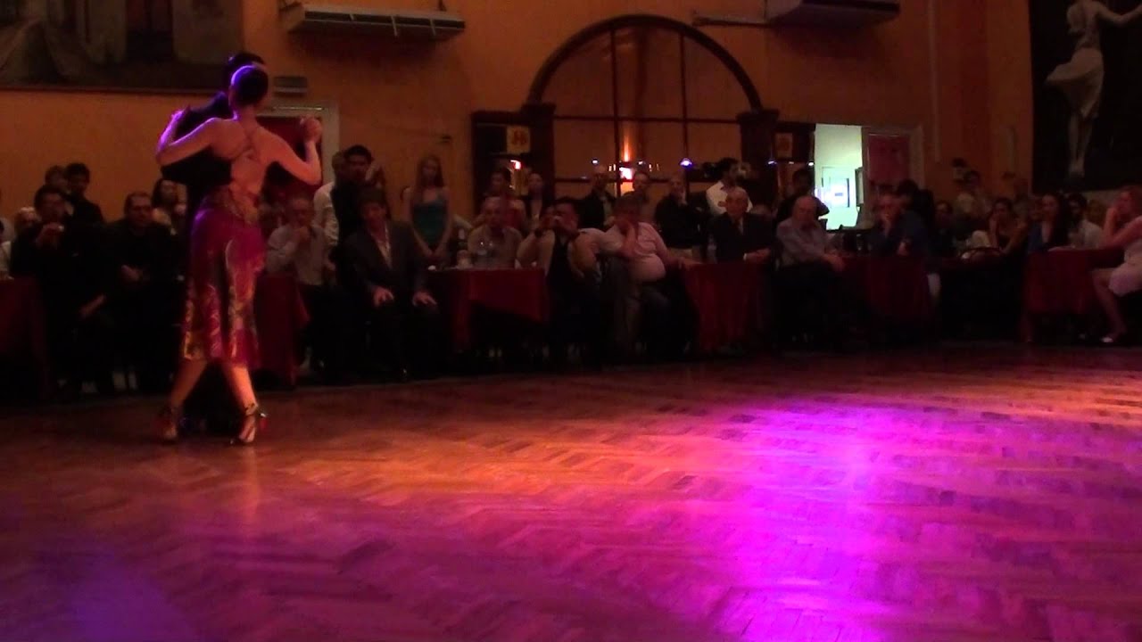 2011 Nov Cristian Lopez y Naoko Tsutsumizaki Buenos Aires Milonga Parakultural 1
