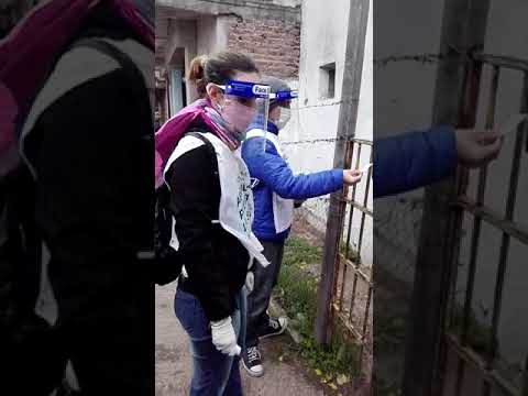 Videos. Despliegan un operativo sanitario en barrio platense para detectar casos sospechosos de COVID-19