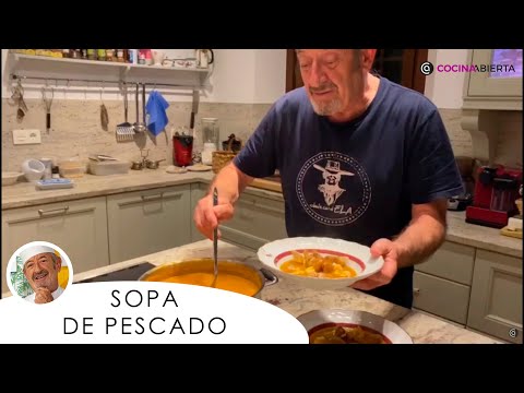 Karlos ARGUIÑANO prepara la tradicional SOPA de PESCADO en su casa 🥣 ¡Perfecta para NAVIDAD! 🎄
