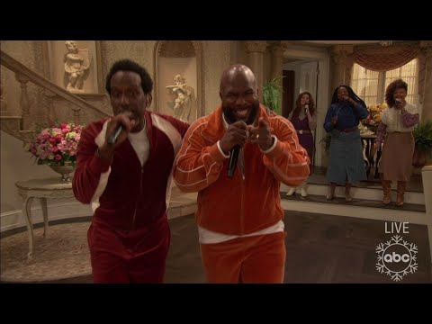 Boyz II Men Perform the Theme Song to 'Diff'rent Strokes' - Live in Front of a Studio Audience: The
