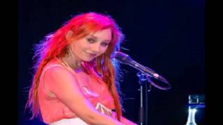Tori Amos - Etienne (Live W/ The Band - Chicago 11/29/02)