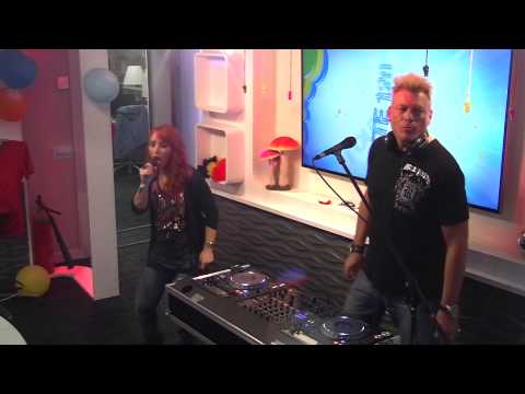 De Foute 128: 2 Fabiola - She's After My Piano (live bij Q)