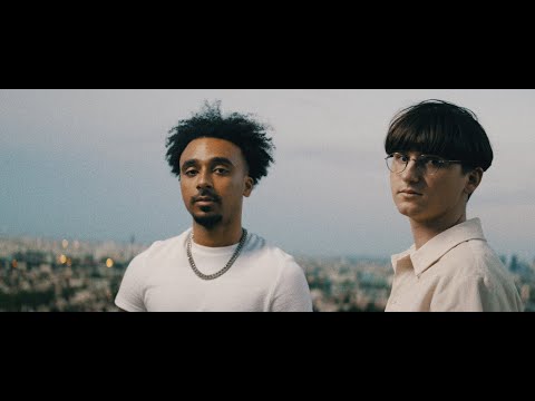 LauCarré feat. Fredz - Si mon coeur passe l'hiver  (Clip officiel)