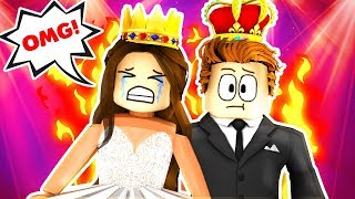 BULLY MAKES PROM QUEEN CRY!! (Roblox Royale High School)