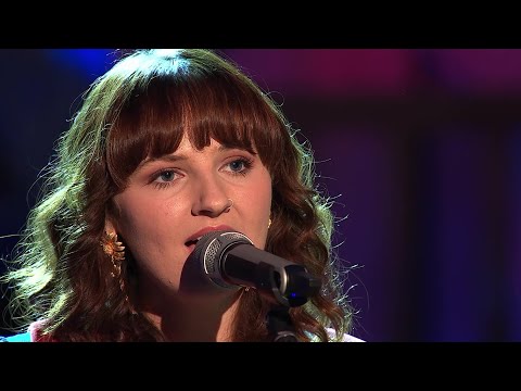 Mari Mathias - Amddifadedd