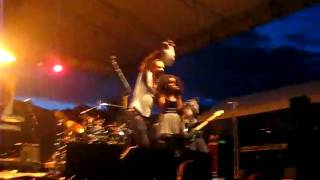 Michael Franti &amp; Spearhead- A Little Bit of Riddim