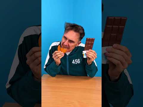 Squid game challenge : SNIFF Chocolate, LICK Dalgona… But NEVER BITE! 😱🍫 #SquidGame #shorts