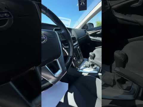 фото volvo v40 ii 0