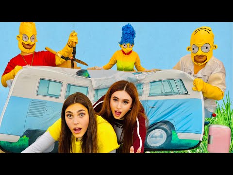 24 ORE NEL MINI AUTOBUS con LA FAMIGLIA SIMPSON CATTIVA!!! - by Charlotte M.