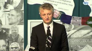 Kopjafát állítottak Mogyoródon Erőss Zsolt emlékére