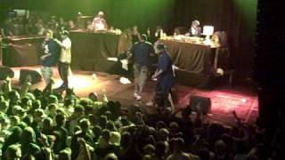 Outro - Method Man &amp; Redman Crowdsurfing  @ Melkweg Amsterdam 2009