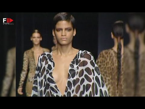 Vintage in Pills YVES SAINT LAURENT Spring 2002 - Fashion Channel