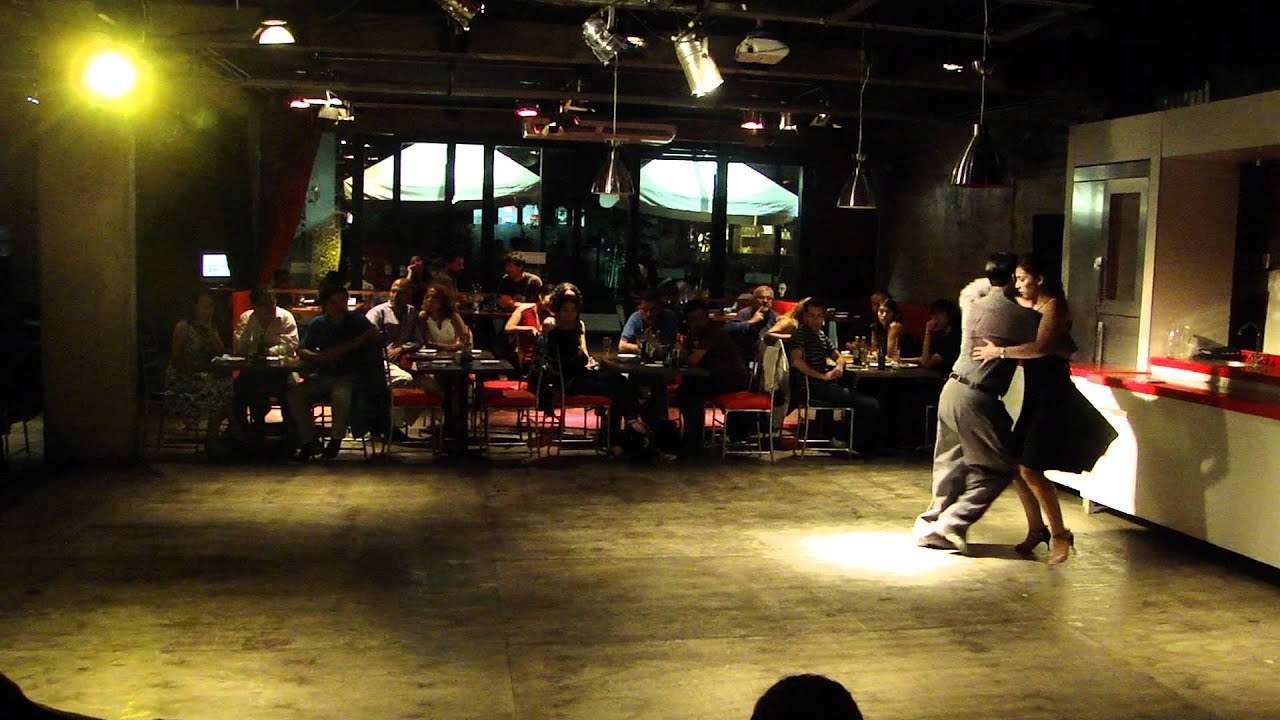 JOHN ZABALA Y ANGELA AVELLO BAILANDO DEJAME SER ASI