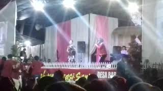 Download lagu abiel jatnika feat fani sabila -langsung bogoh(desa baros) mp3