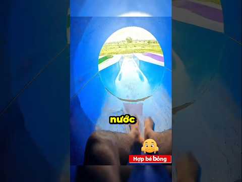 Công Viên Nước Bị Cạn… Và Thứ Cậu Bé Rơi Vào Cuối Đường Trượt Thật Kinh Hoàng😱