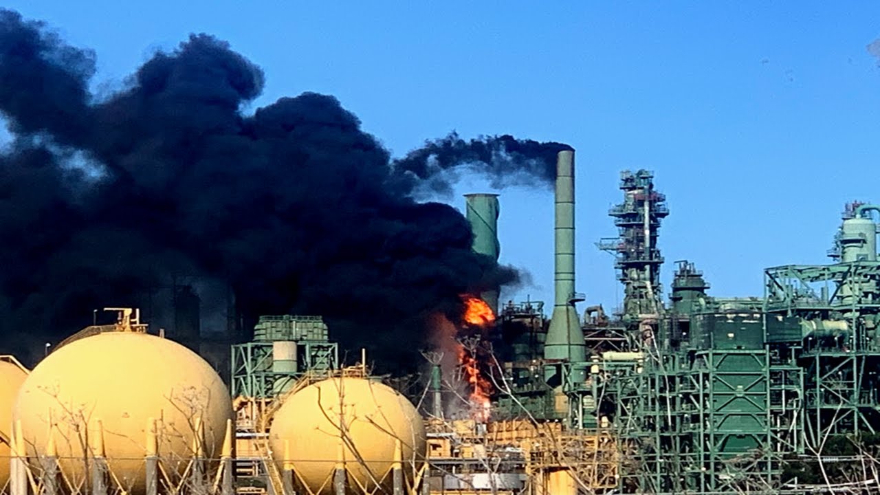 PUTIN IS CORNERED! ANOTHER MAJOR RUSSIAN REFINERY HALTS OPERATIONS FOLLOWING UKRAINIAN DRONE ATTACK