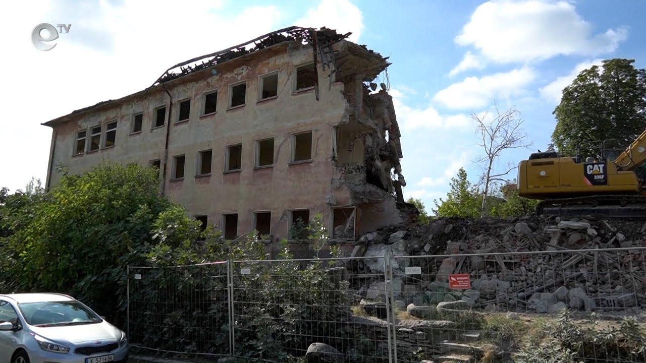 Започна разрушаване на сградата на бившето училище „Никола Вапцаров“ в Кърджали