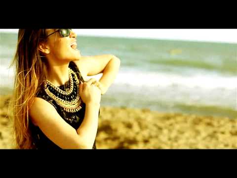 Jelena Tomašević - Radio svira za nas - (Official Video 2013)