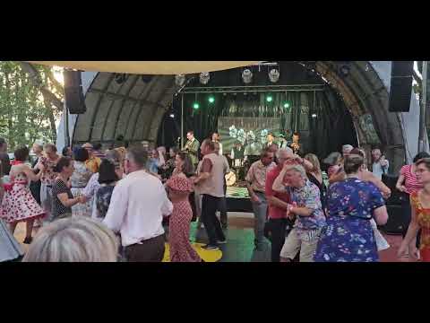 Bun Jon and the Big Jive beim Summershelter 2023