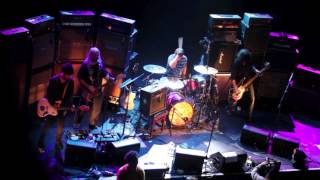 "Boy With The Thorn In His Side" - Dinosaur Jr live with Johnny Marr and Dale Crover