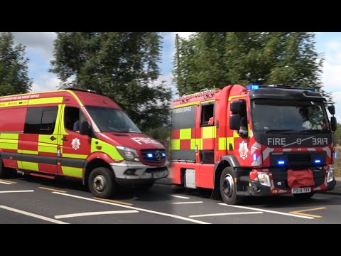 *WRONG SIDE OF ROAD* Leigh's Technical Response Unit Responding - Greater Manchester Fire & Rescue