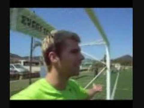 Marc Janko (RB Salzburg) shoots penalty with krücken!