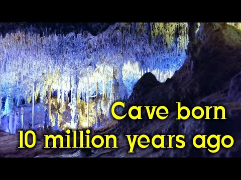 I entered the first cave (Coves dels Hams)open to the public, Palma de Mallorca/Spain