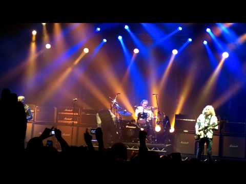 Status Quo - Junior's Wailing - Live at Manchester Apollo 12/03/2013