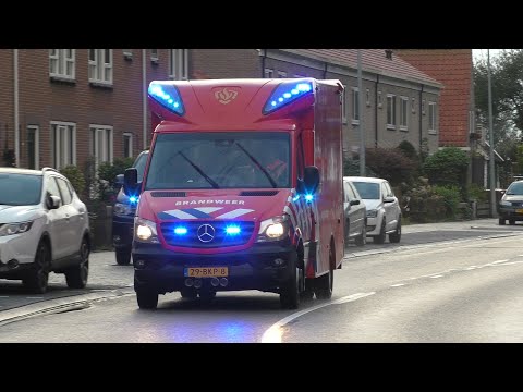 Brandweer Amsterdam en Zaanstreek Waterland met Spoed naar een Afhijsing op Marken