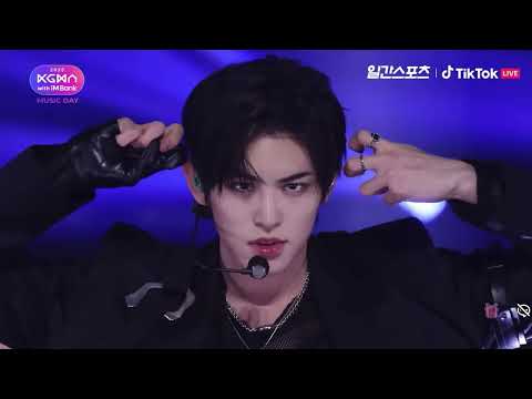 Kickflip Maniac cover by StrayKids !!!