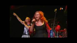 The B-52's - Keep This Party Going (Montreux 2007)