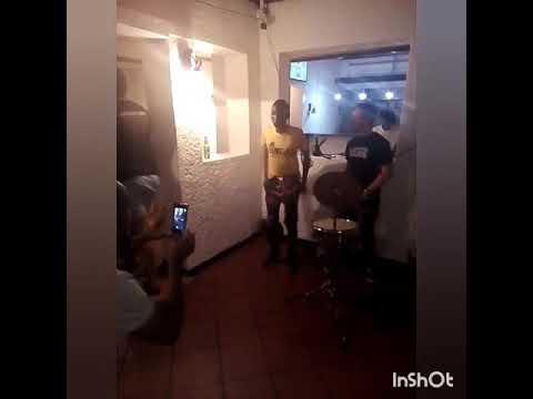 D.j maphorisa & Abathakathi Angeke ft bucie