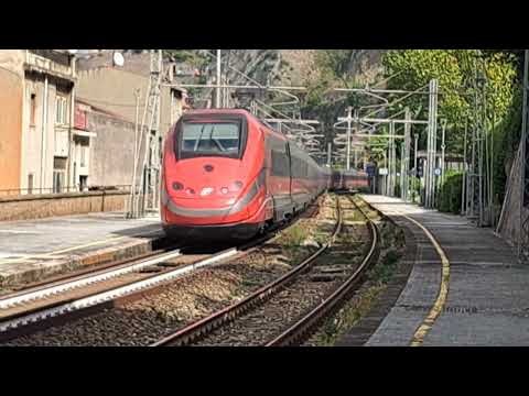 STUPENDO transito a Scilla del Frecciarossa 9658 Reggio Calabria C.le - Milano C.le!