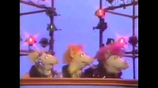 Sesame Street - &quot;Important&quot; with the Oinker Sisters