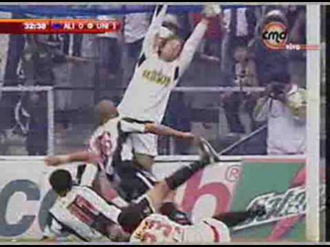 Gol de Alva en el clasico