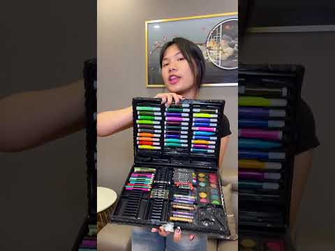 AI CÓ HỘP BÚT MÀU ĐẸP HƠN 🖍️🌈 || Who Has The Better Crayon Box?