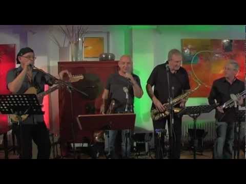 "Nobody's Soldier" live by KneeDeep - "Song of my Life" Wohnzimmerkonzert 12-2010