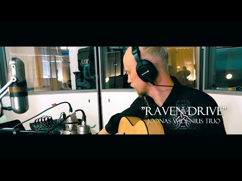 "Raven Drive" - Joonas Widenius Trio (studio live)
