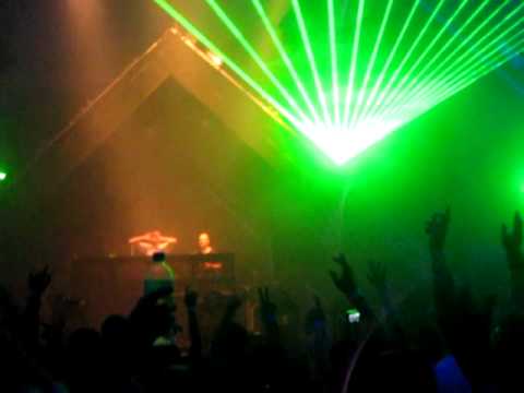 Above & Beyond Future Music Festival 06/03/10 (Oceanlab - Miracle (Above & Beyond Club Mix))
