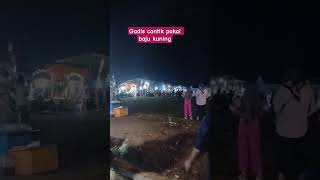 Download lagu Beautiful girl wearing a yellow dress 🥳 #shortvideo #shorts #fypシ゚viral #fypyoutube #fypシ mp3