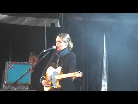 Anna Calvi - 'Wolf Like Me' (Live at EOTR 2012)